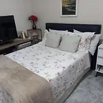 Suite Master 30 Mts2 + Banheiro Privativo!